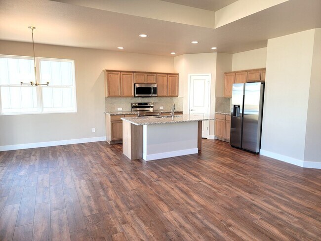 Building Photo - Newly constructed 3-bed/2-bath single-leve...