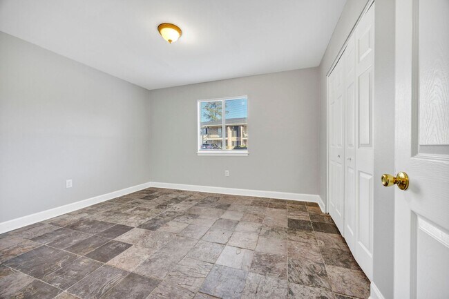 Building Photo - cpg2