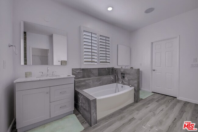 Building Photo - 82580 Yeager Way