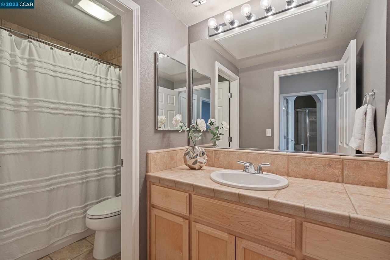 Building Photo - 4323 Clarinbridge Cir