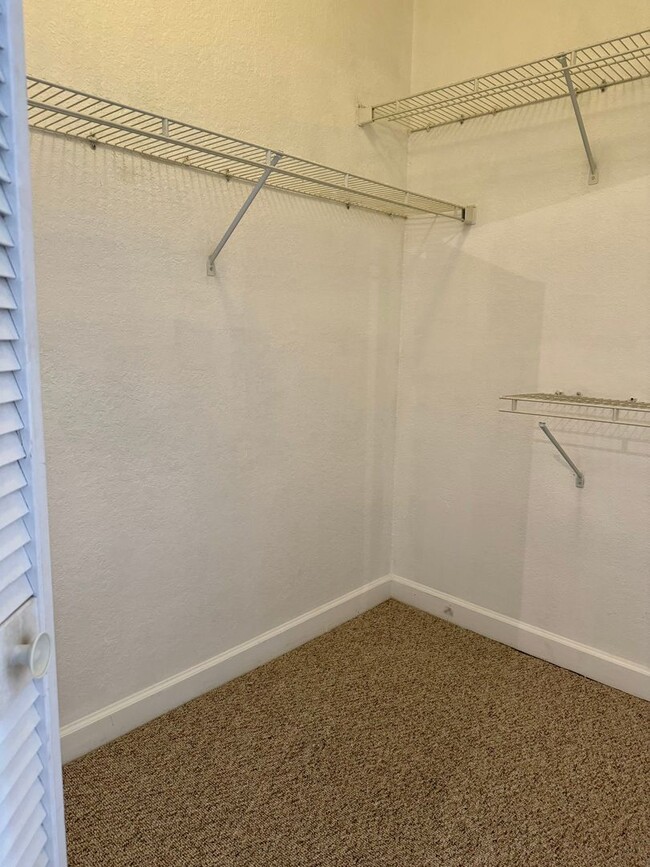 Building Photo - Harbour Island Townhome