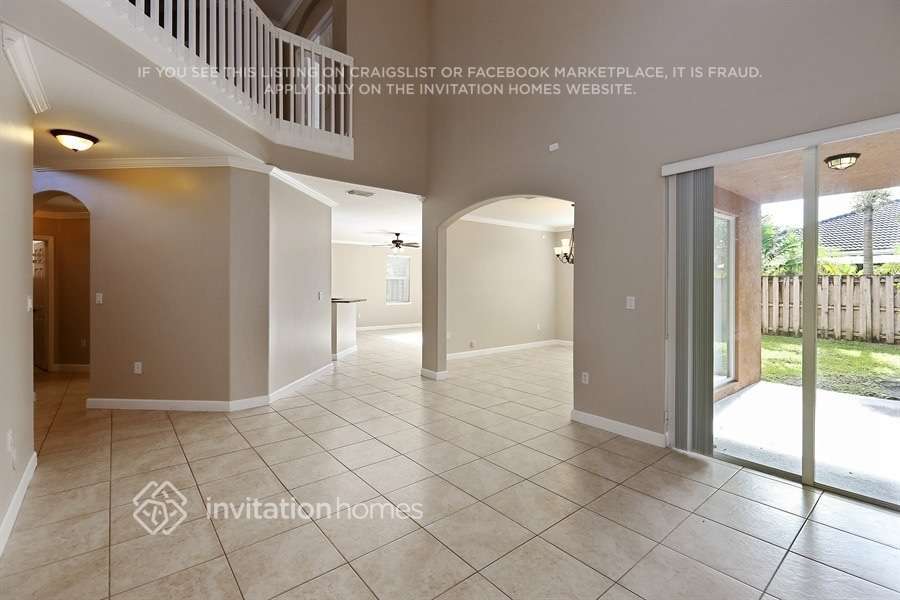 Building Photo - 14004 SW 154th St