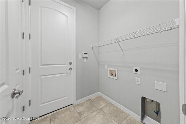 Building Photo - 7823 Loren Cove Dr