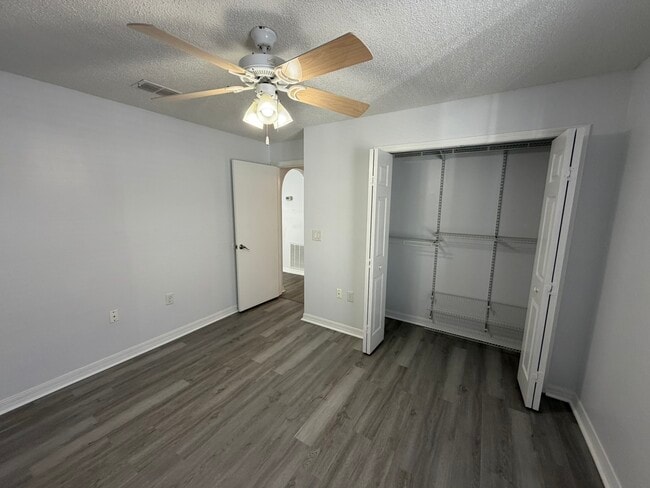 Building Photo - 12833 Parkbury Dr