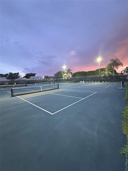 Building Photo - 13770 Oneida Dr