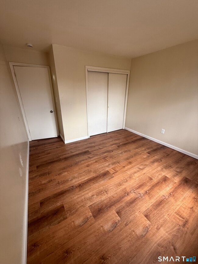 Building Photo - 1051 Old Colony Rd