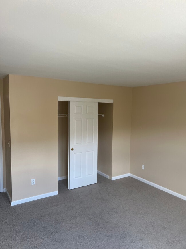 Building Photo - 8870 Sunset Breeze Dr