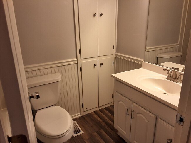 Building Photo - 813 Mohave Ct