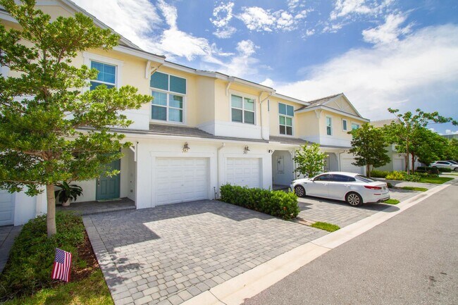 Building Photo - 587 Sanderling Cir