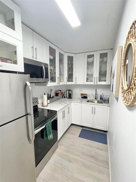 Building Photo - 3000 Riomar St