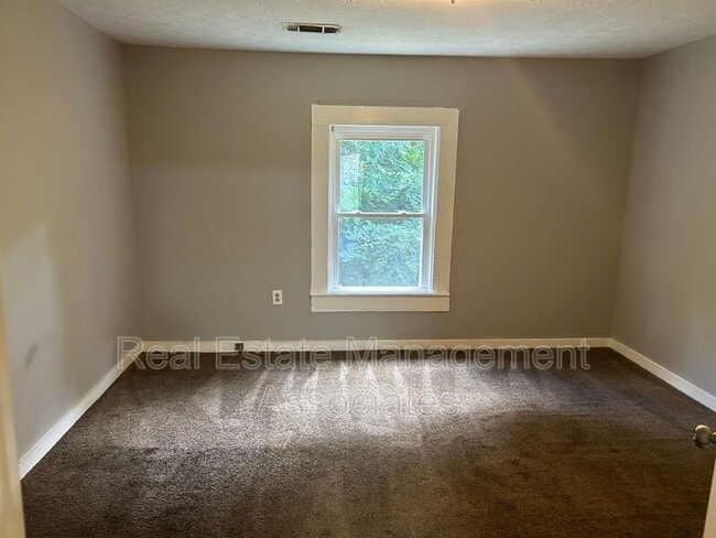 Building Photo - 1337 N 9th St