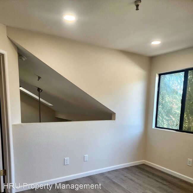 Building Photo - 1 br, 2 bath House - 700 New Stine Rd #9