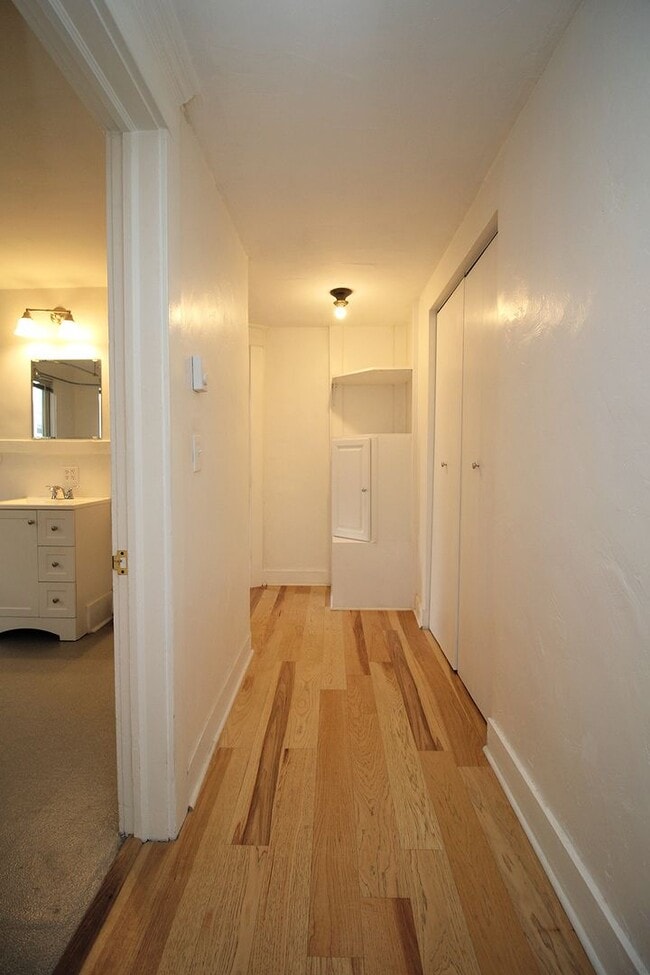 Building Photo - 4826 NE 14th Pl