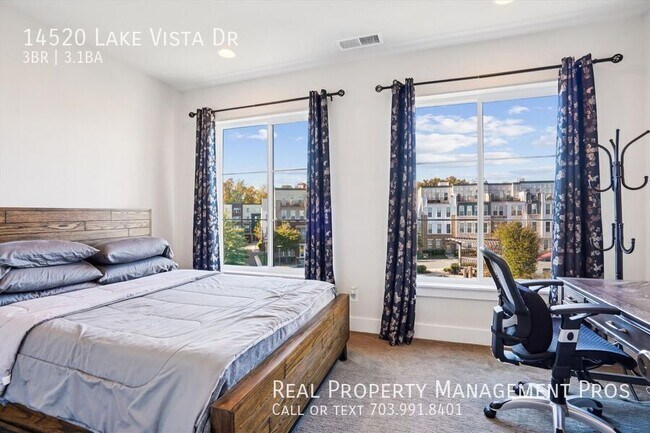 Building Photo - 14520 Lake Vista Dr