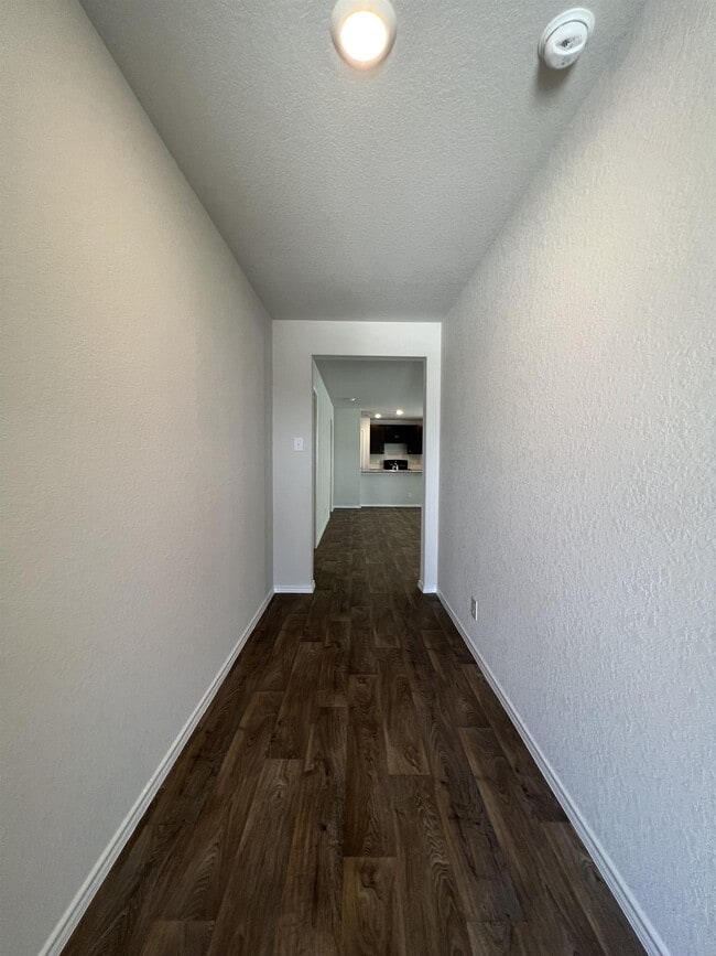 Building Photo - 15315 Shortwing