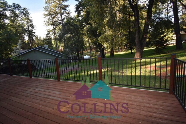 Building Photo - 15099 Fay Rd