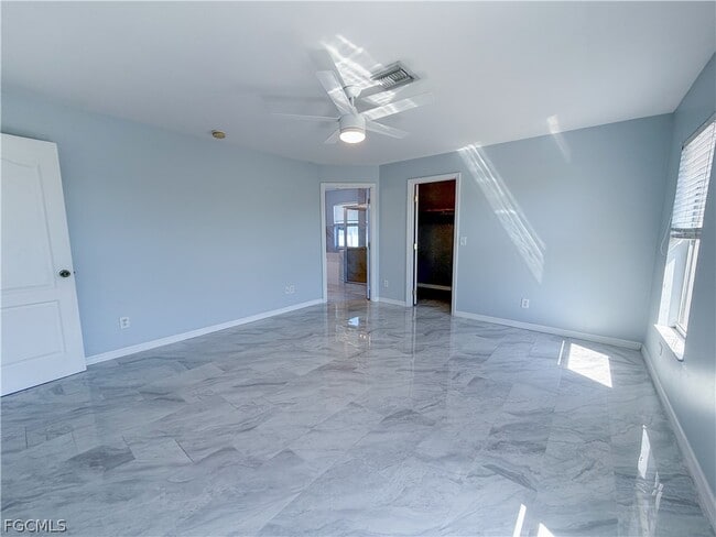 Building Photo - 526 NW 1st Ln