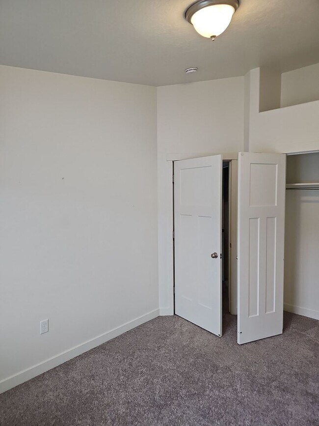 Building Photo - 14912 S Thunder Horse Ln