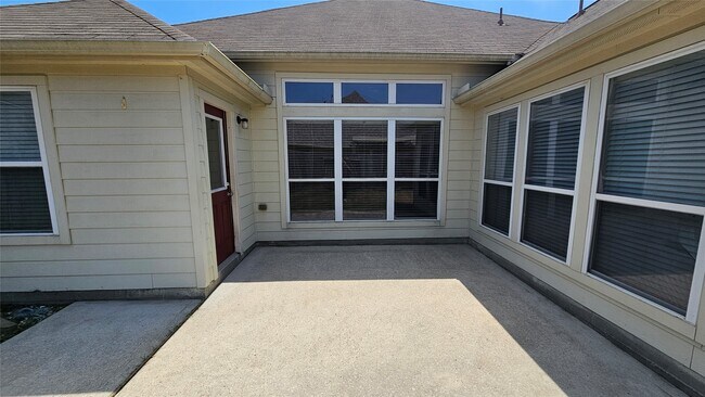 Building Photo - 9923 Yearling Pl