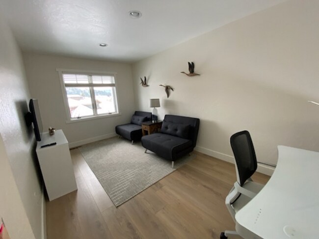 Building Photo - 2048 Marina Ct