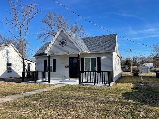 Building Photo - 2 BEDROOM 1 BATHROOM HOUSE FOR RENT