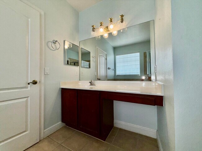 Building Photo - 1203 Scarlet Oak Cir