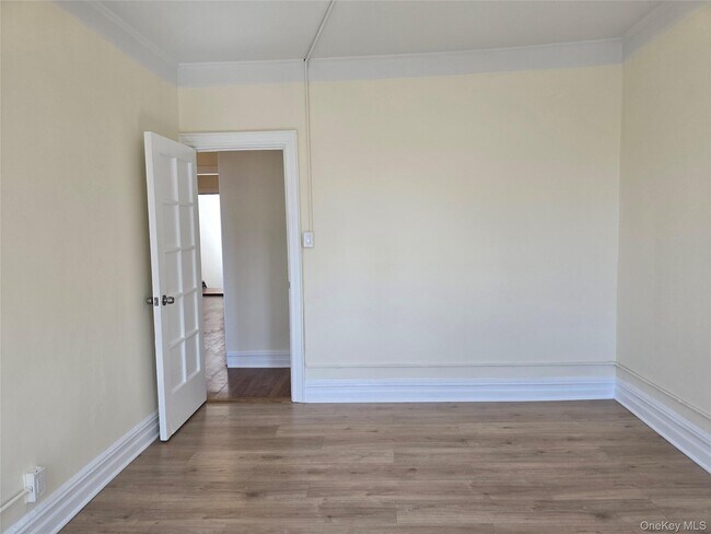 Building Photo - 78-10 32nd Ave