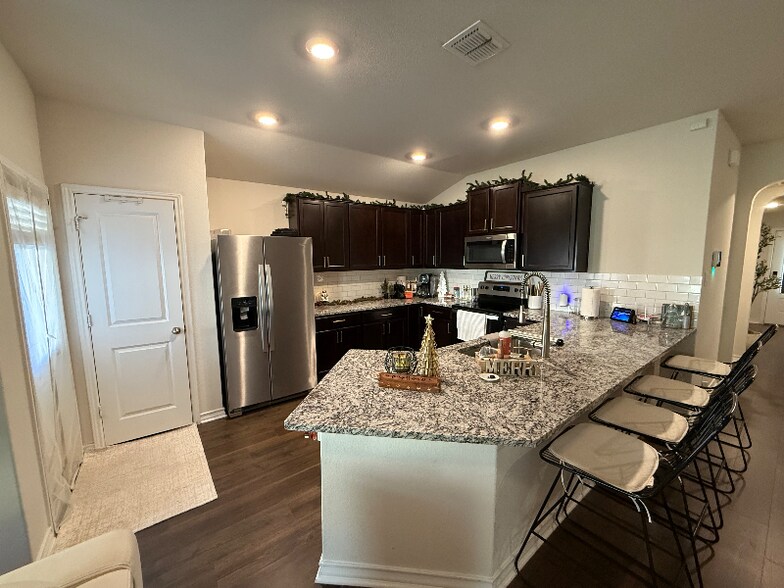 Building Photo - 1726 Rocky Rise