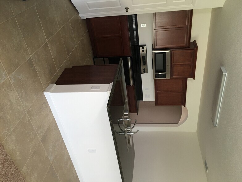 Building Photo - 1522 Lexington Square SW