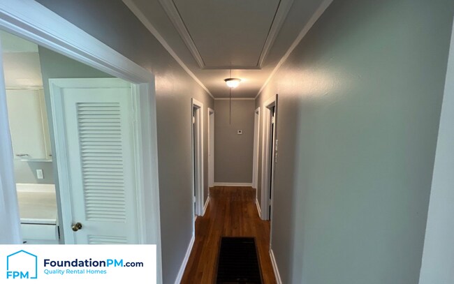 Building Photo - 2324 Slocum Ave