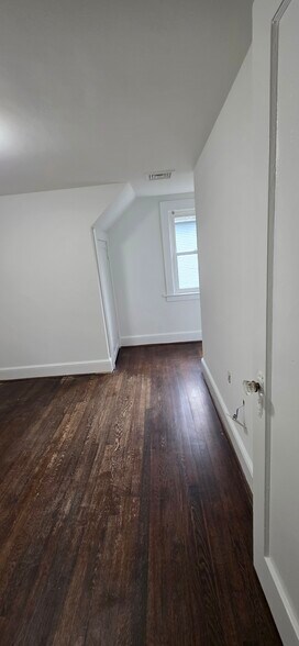 Building Photo - 75 Padanaram Rd