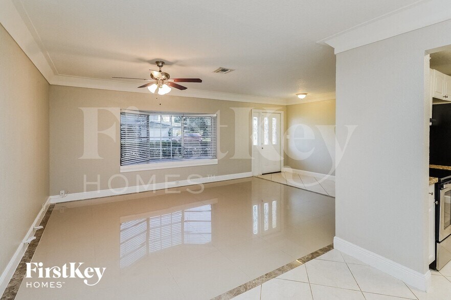 Building Photo - 3631 NW 108th Dr