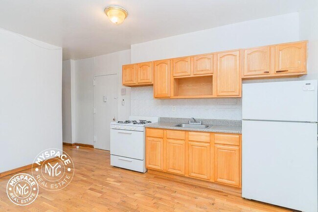 Building Photo - 77 Division Ave