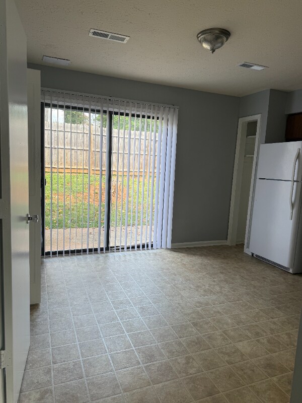 Building Photo - 16 Duiguid Dr