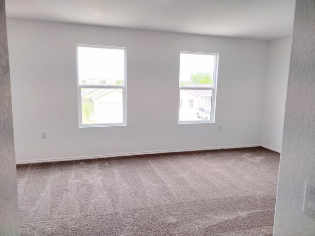 Building Photo - 1214 Janzen Rd