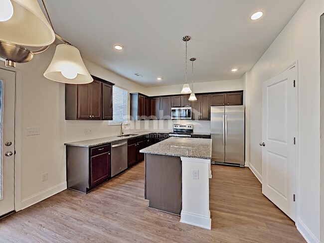 Building Photo - 445 Charity Ln