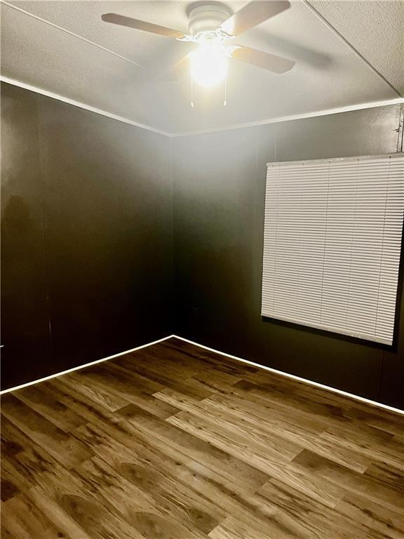 Building Photo - 1914 Pinehurst Ln