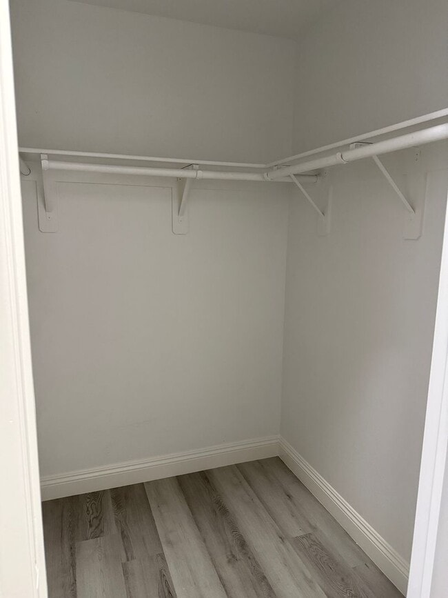 Building Photo - 2BD/2BATH CONDO