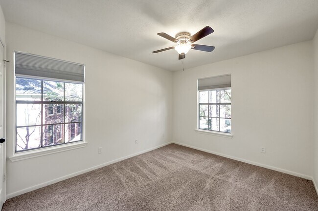 Building Photo - 23 Heathstone Pl