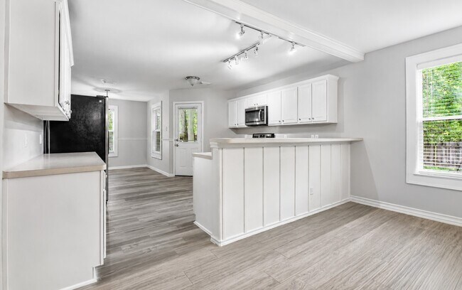 Building Photo - 6 Orion Star Ct