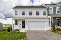 Building Photo - Spacious Home in Westhill Community