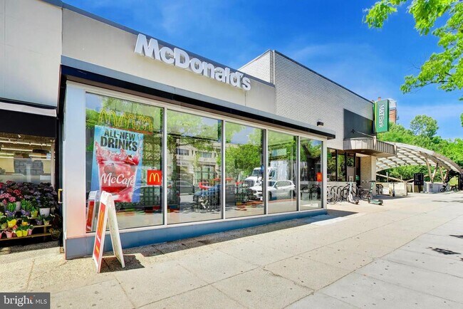 Building Photo - 2501 Calvert St NW