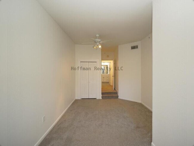 Building Photo - Experience the SoHo Lifestyle in the Heart of South Tampa!