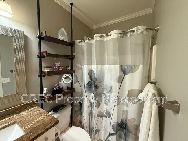 Building Photo - 1202 Grove Park Dr