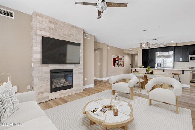 Building Photo - 4805 N Woodmere Fairway