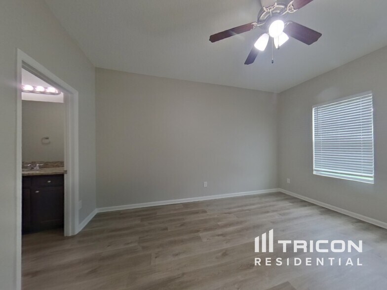 Building Photo - 15121 Sora St