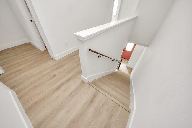 Building Photo - 1316 W Willis St