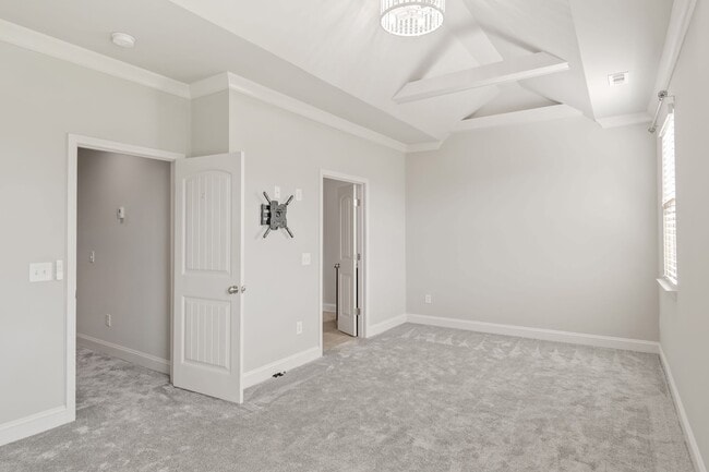 Building Photo - 1444 Channing Dr