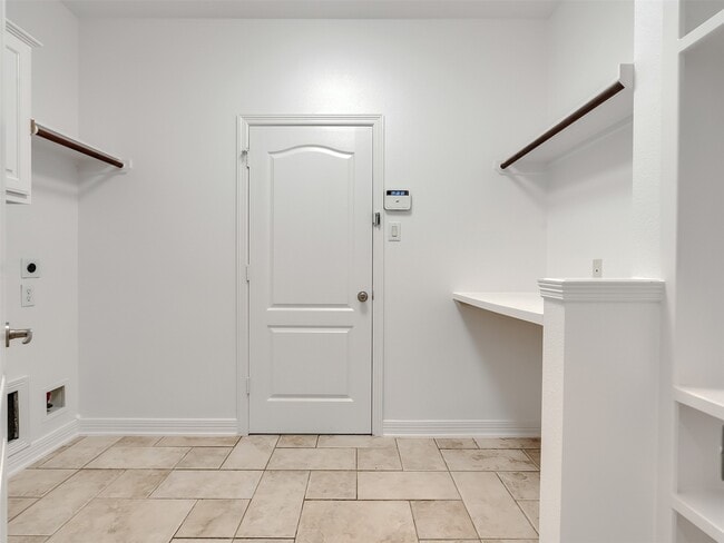 Building Photo - 1211 Sterling Ct
