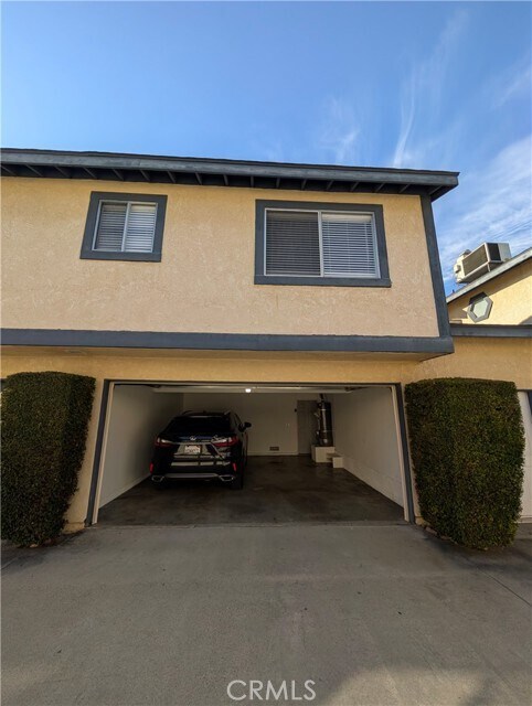 Building Photo - 527 E Colorado Blvd